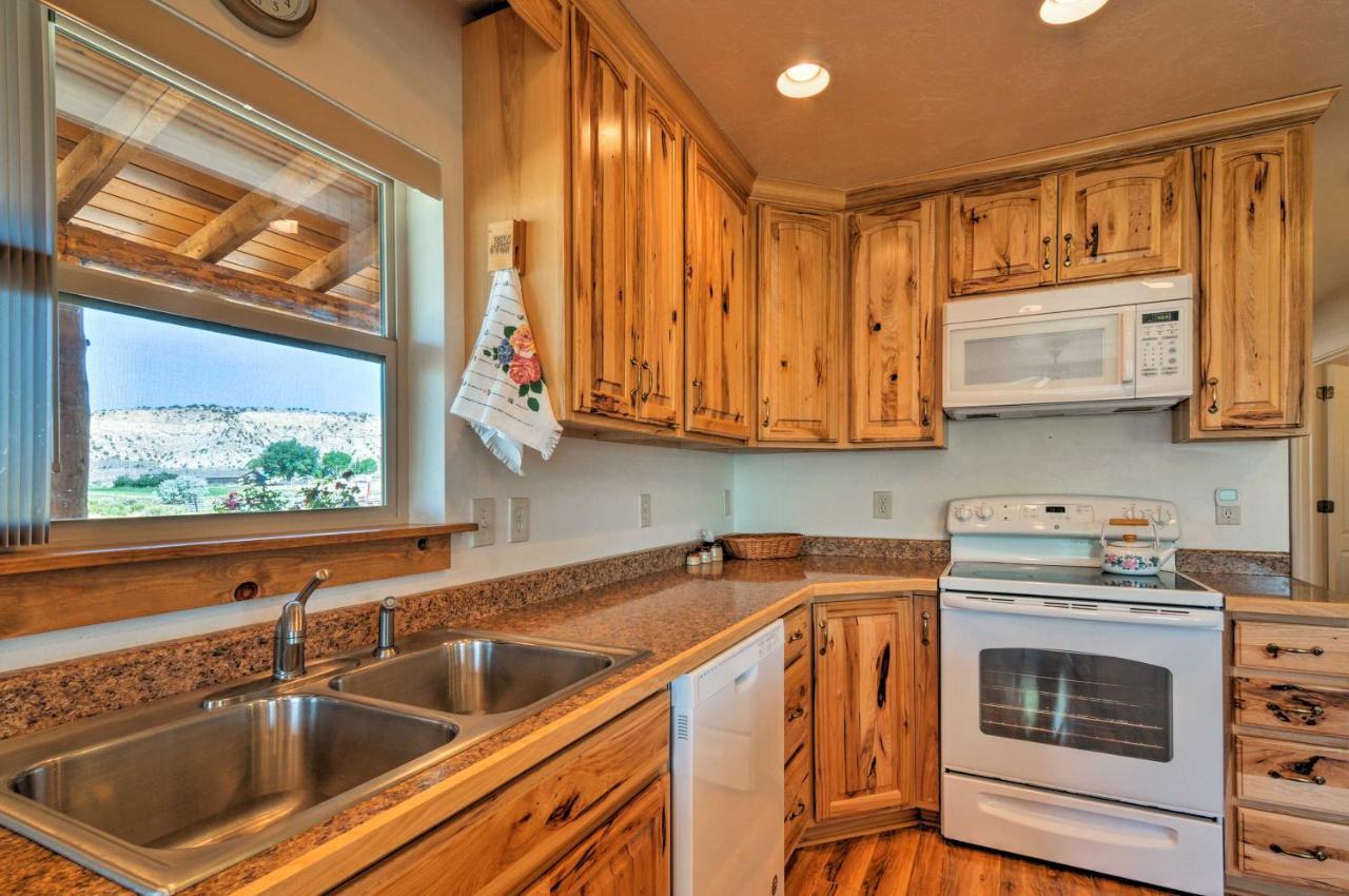 Cozy Henrieville Cabin 18 Mi To Bryce Canyon Np! Eksteriør bilde